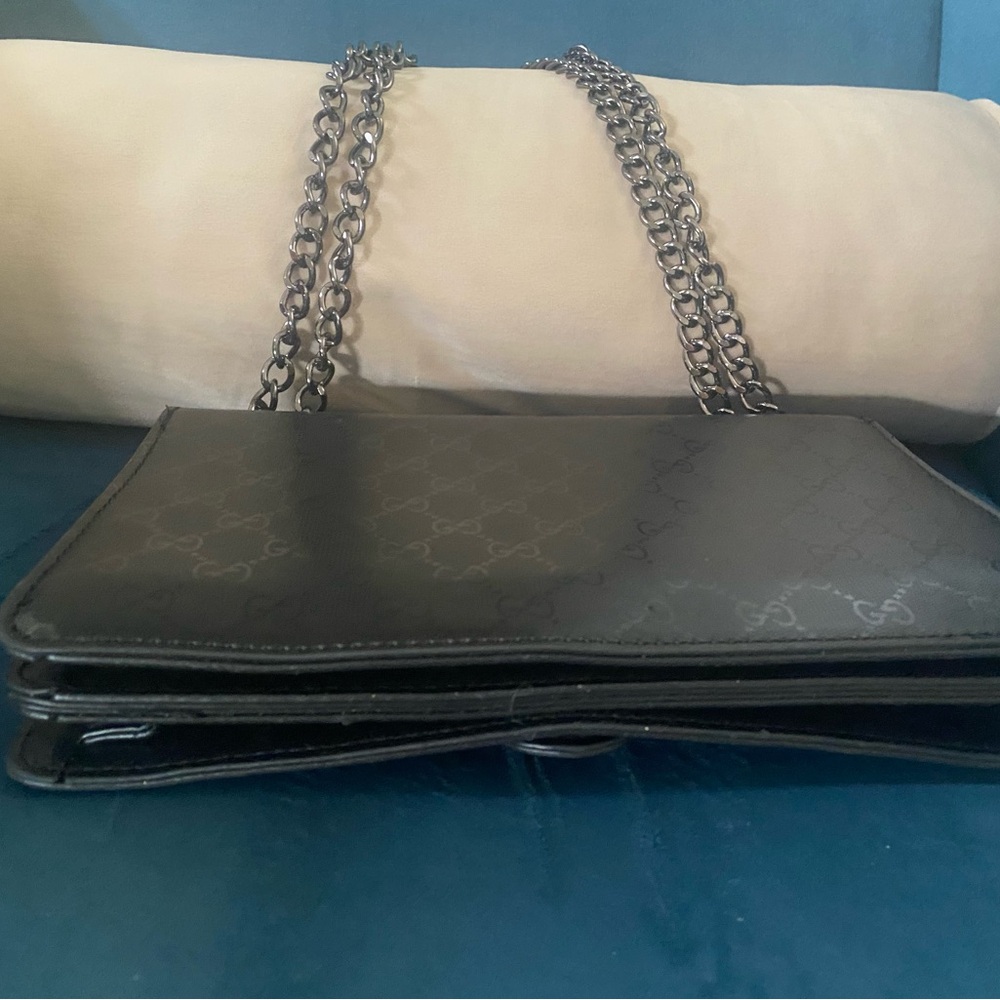 Elegant Black Chain Shoulder Bag - Picture 11 of 13